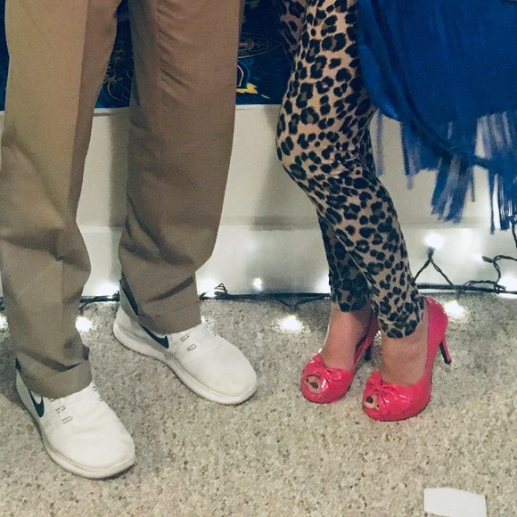 Hot pink heels with bow - Picture 4 of 4